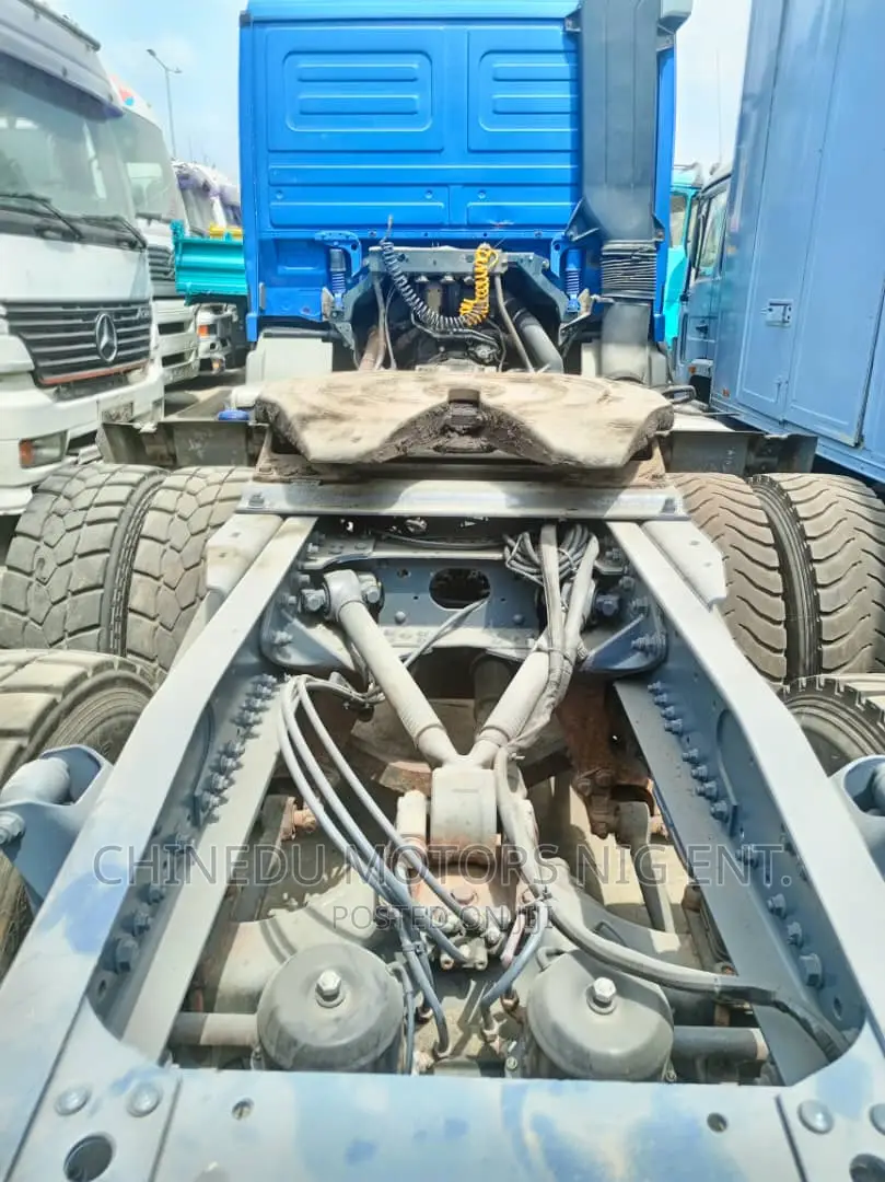 Mercedes Actros 3335 Tractor Head