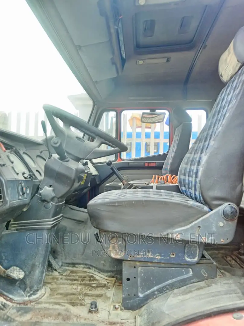 Mercedes Actros 3335 Tractor Head