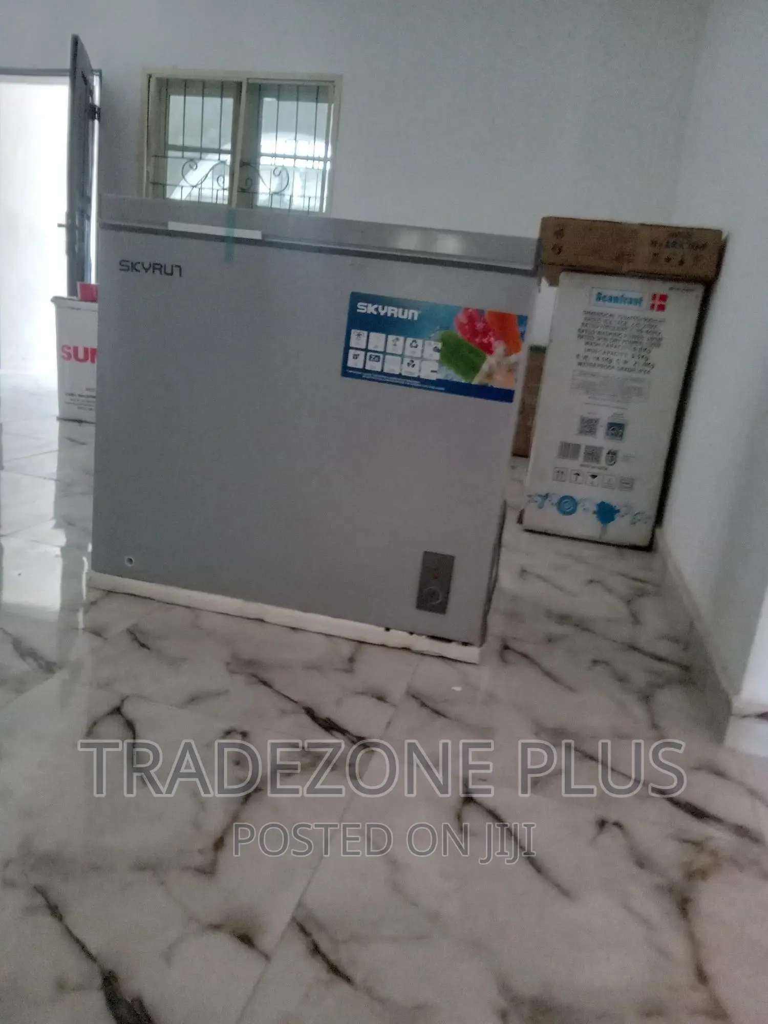 Brand New Skyrun Chest Freezer With Key Lock-Bd-200a