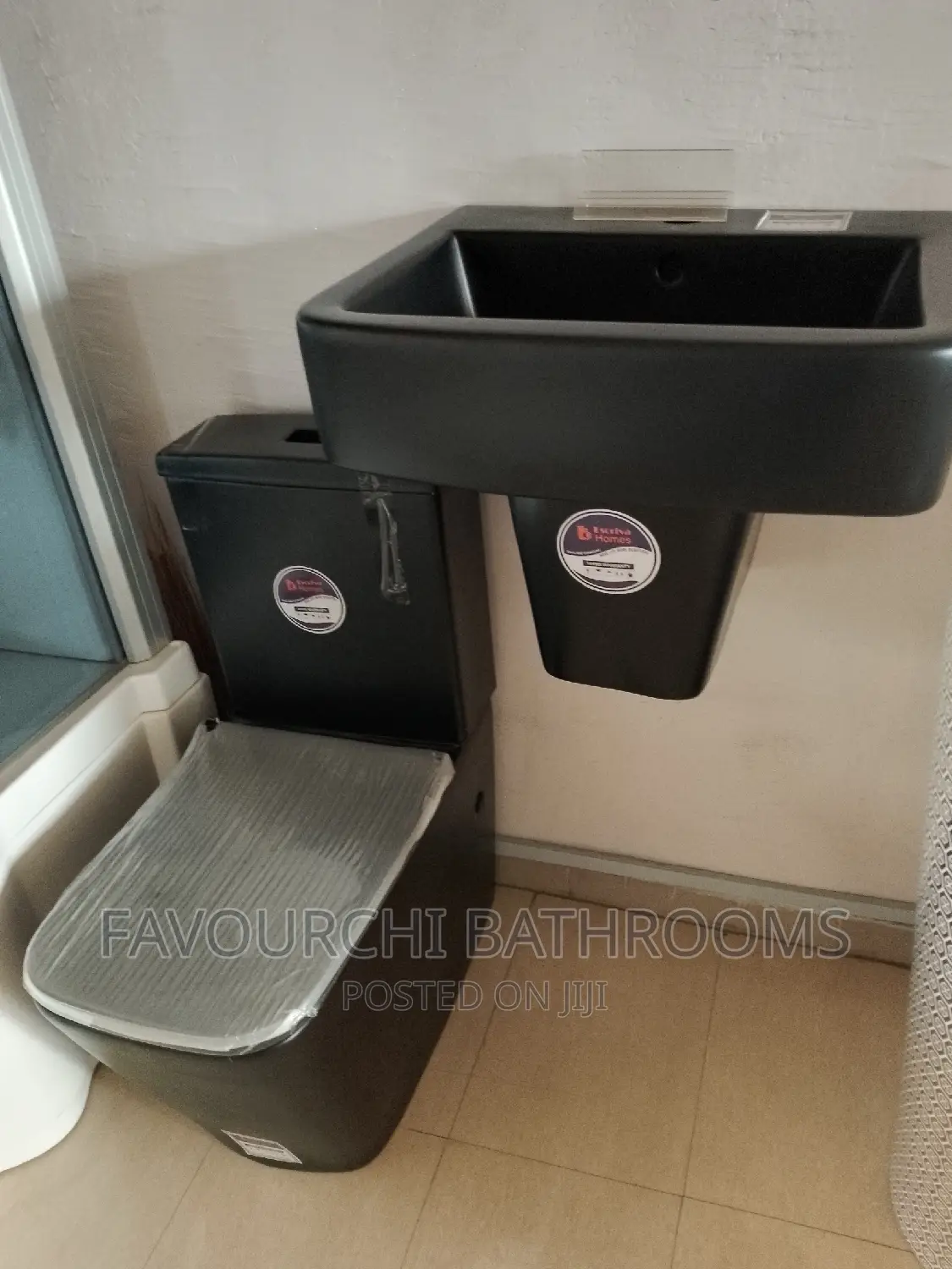 Escriva Modern Wc