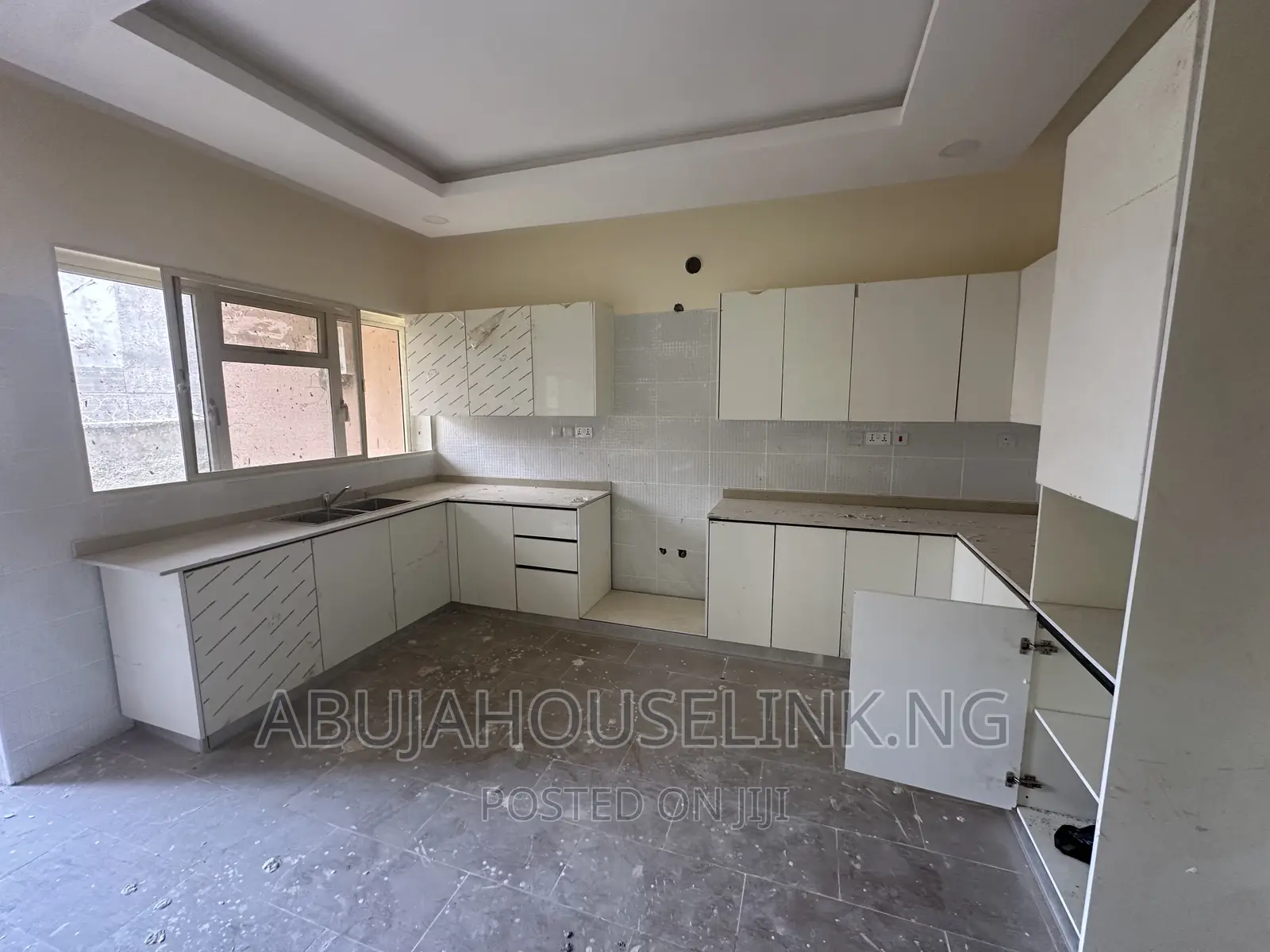 4bdrm Duplex in Dawaki By News, Gwarinpa for sale