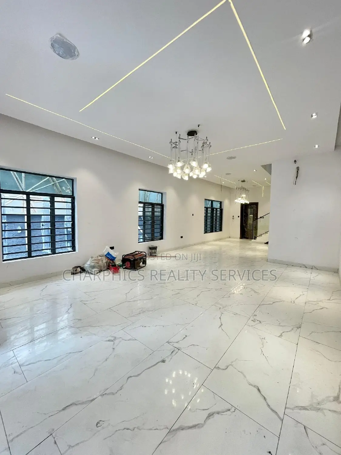 5bdrm Duplex in Lekki Phase 1 for sale