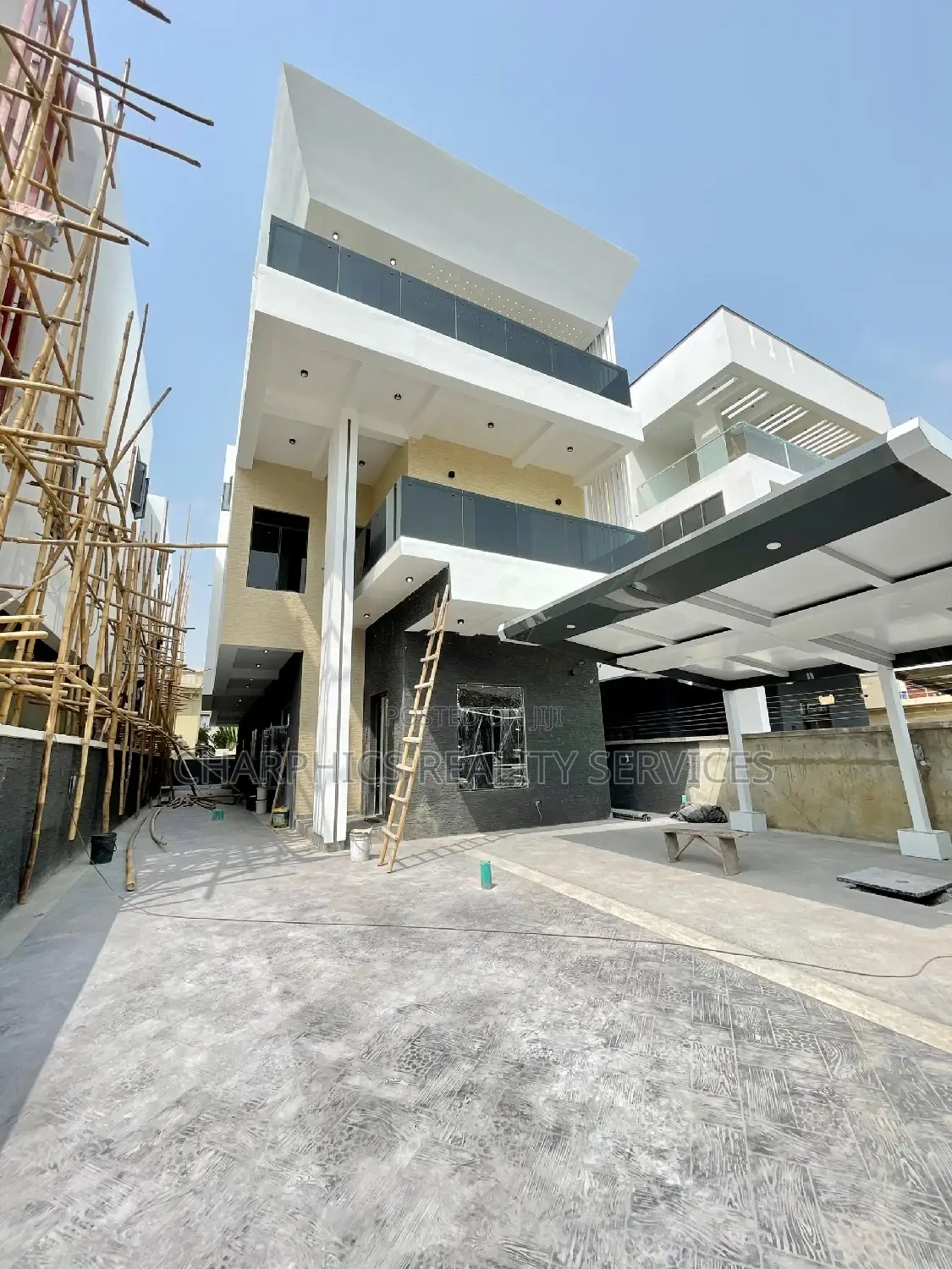 5bdrm Duplex in Lekki Phase 1 for sale