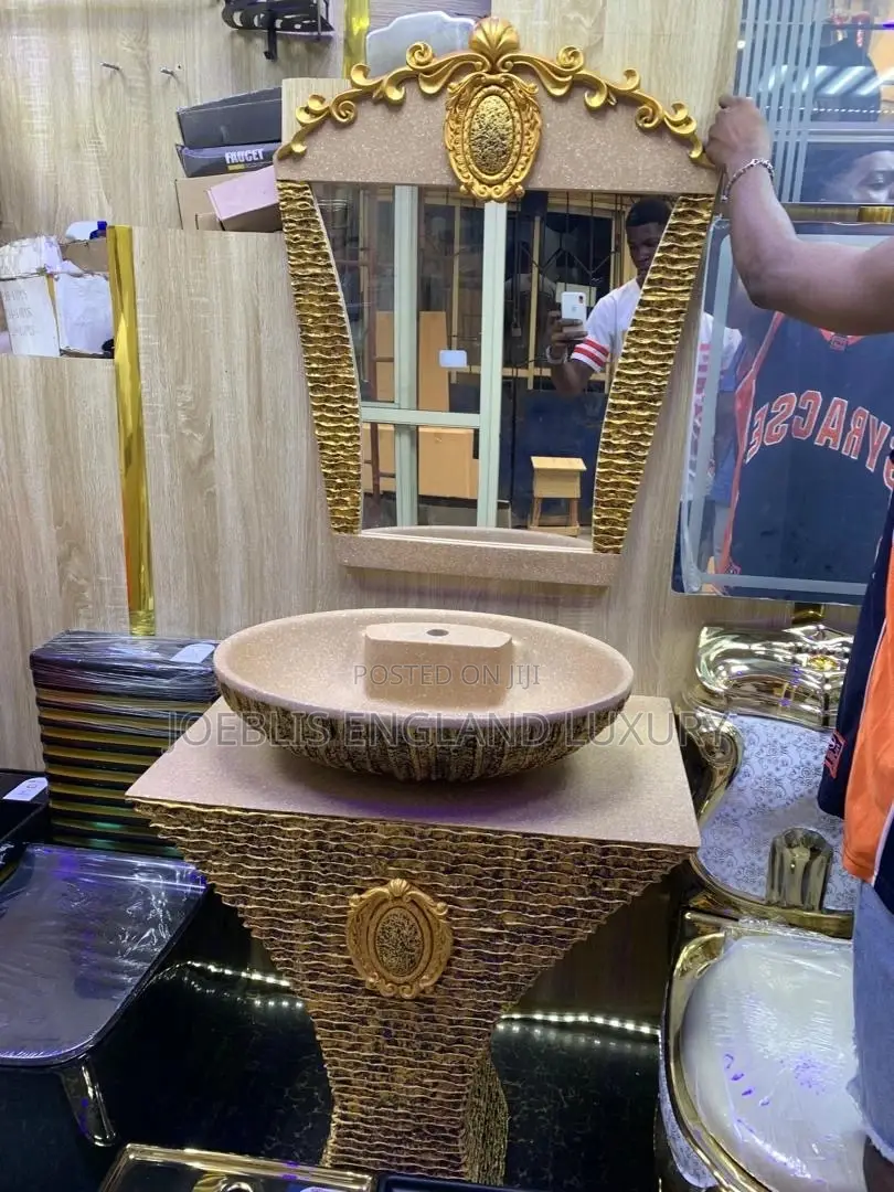 Executive Royal Gold Standing Basin With Mirror