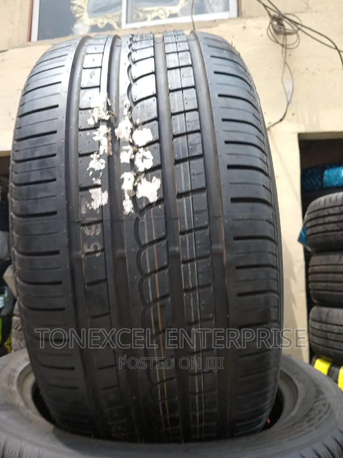 Pirelli 275/40/19 Made in Italy . 18months Warranty