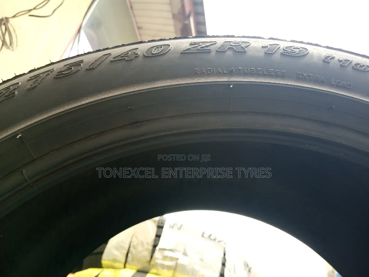 Pirelli 275/40/19 Made in Italy . 18months Warranty