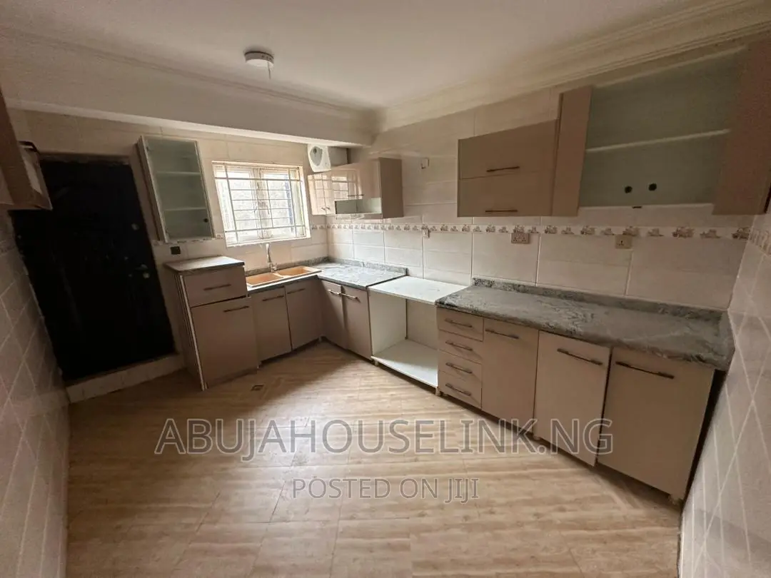 4bdrm Duplex in Asokoro Abuja for sale