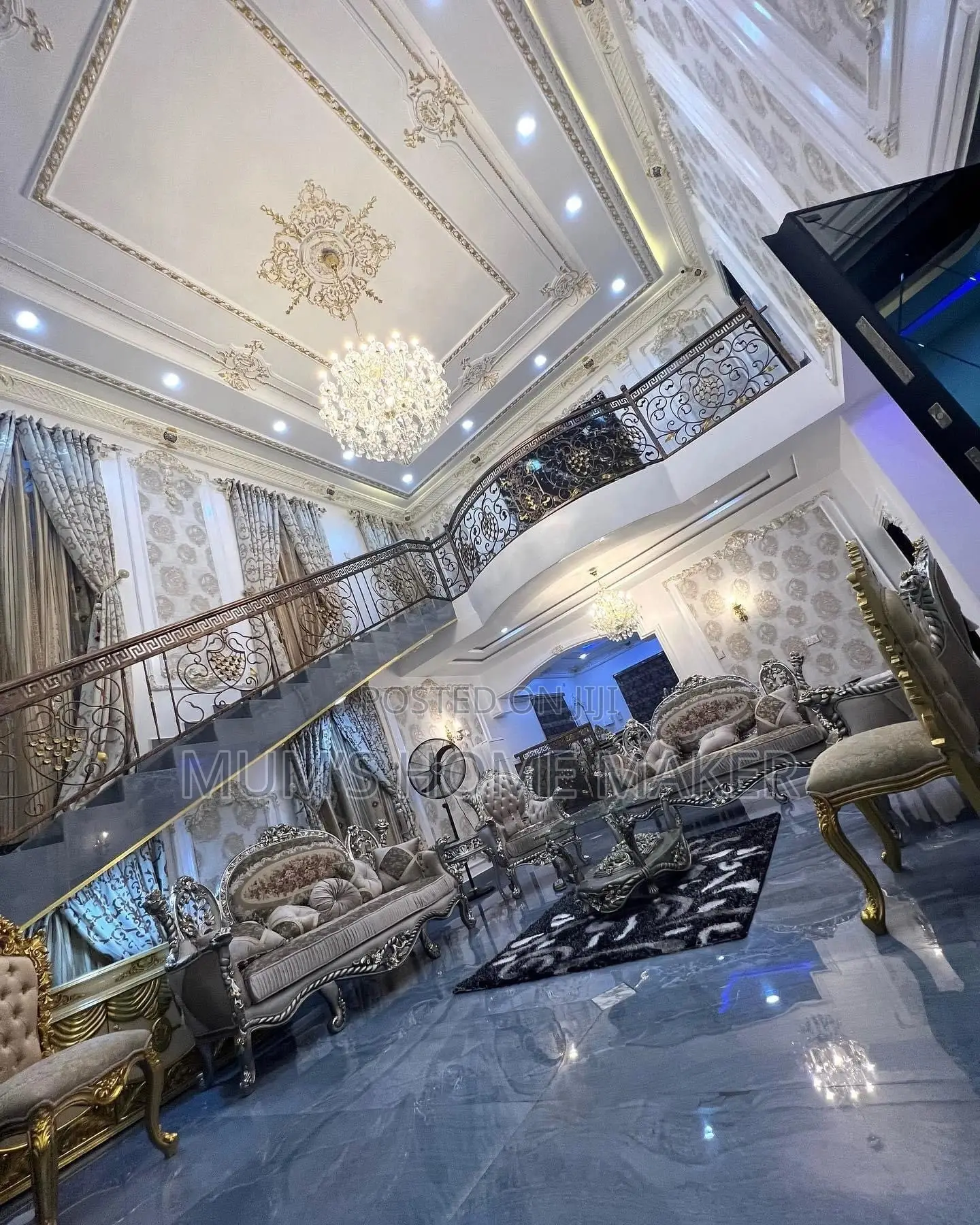 Luxury Pop for a Luxury Homes