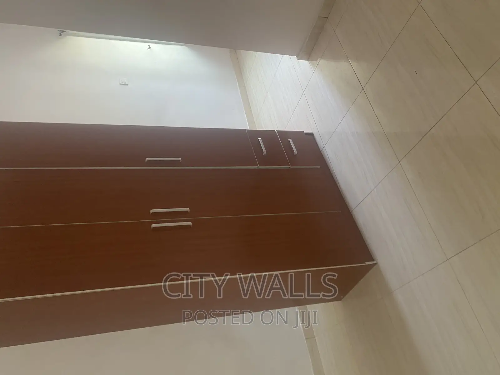 Mini Flat in Chevron for rent