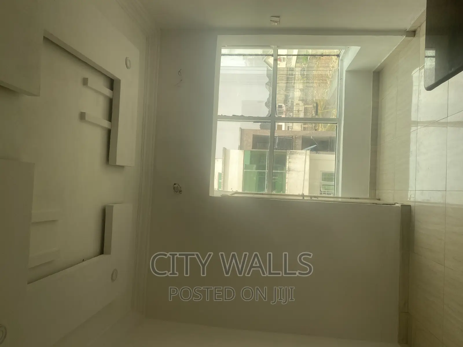 Mini Flat in Chevron for rent
