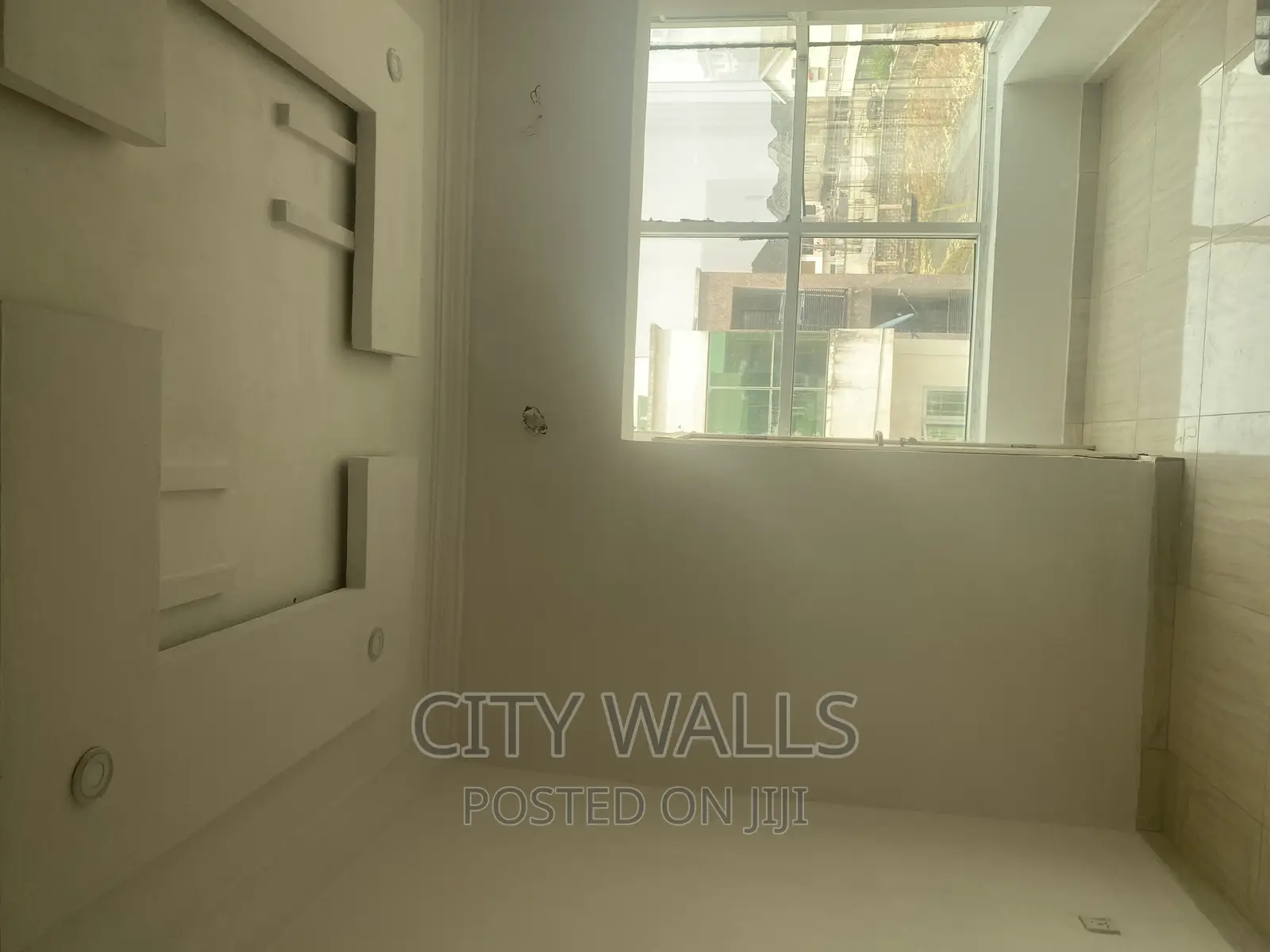 Mini Flat in Chevron for rent