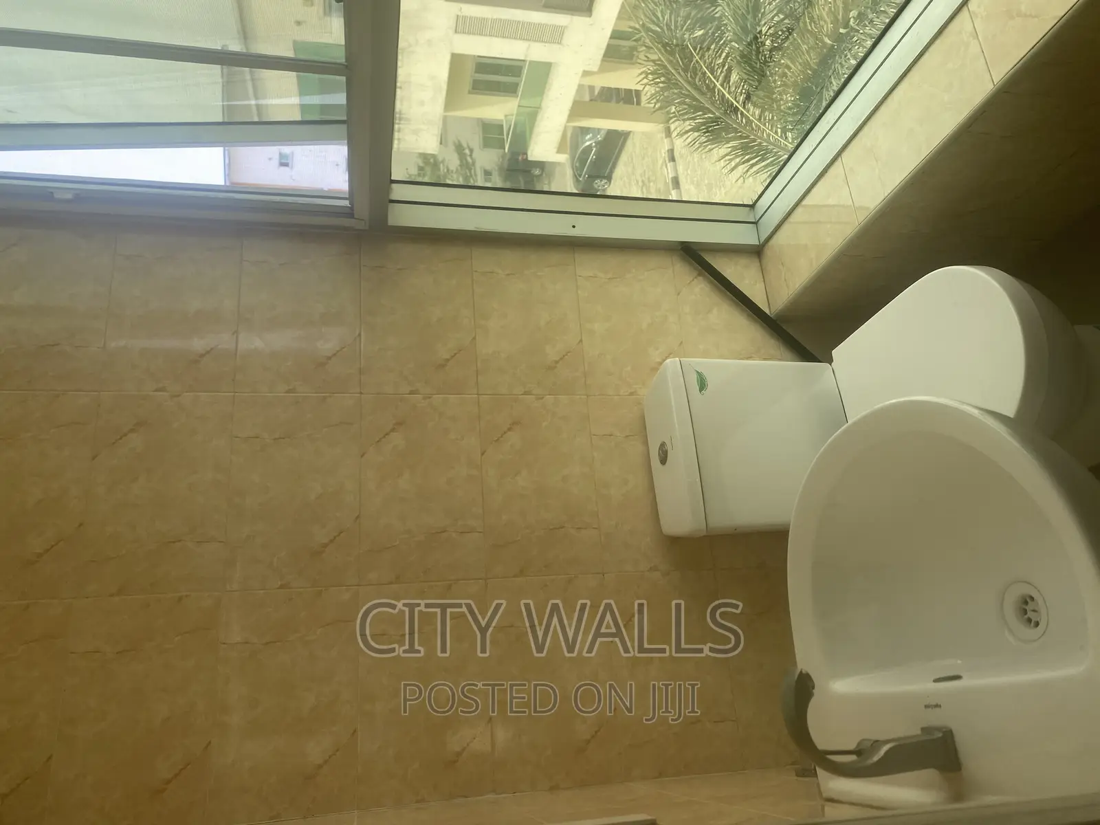 Mini Flat in Chevron for rent