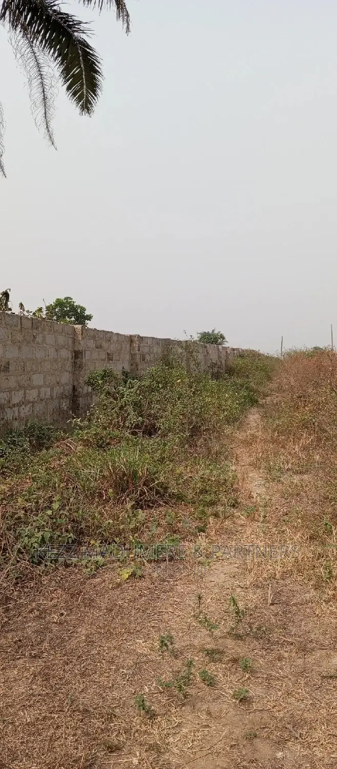 For Sale: 6 Plots on the Major Iwofe Road