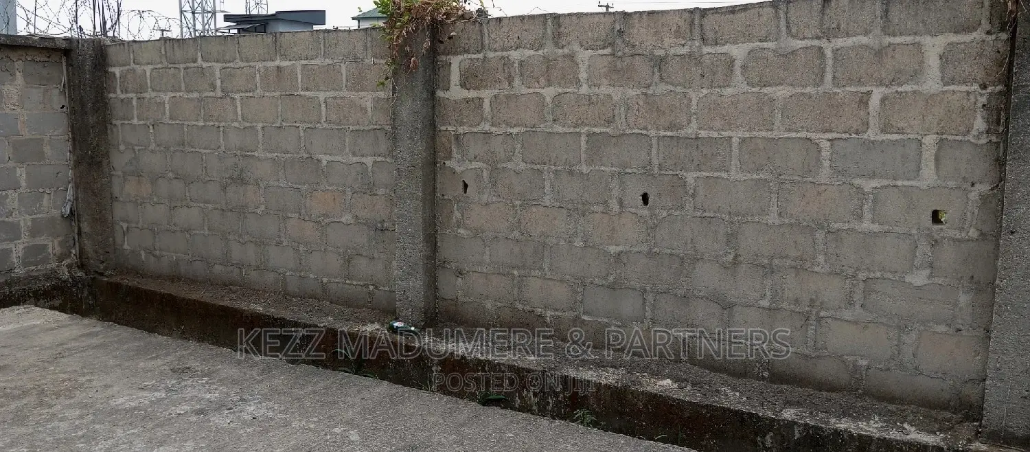 For Sale: 6 Plots on the Major Iwofe Road