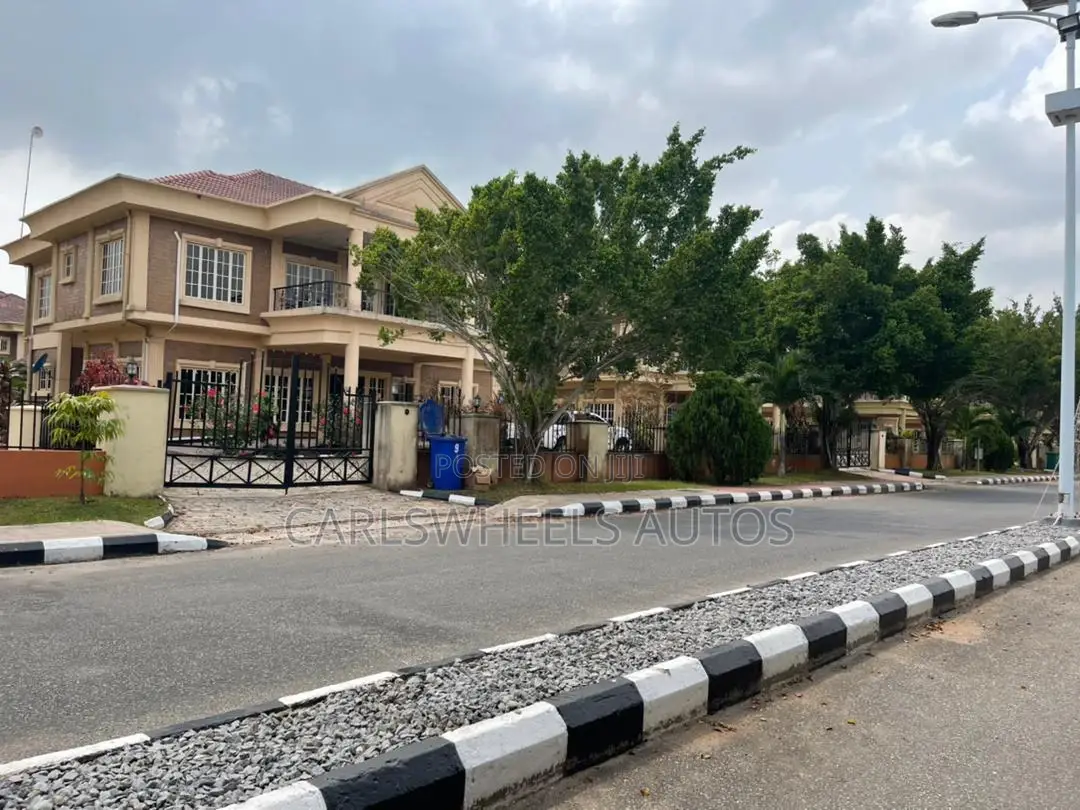 Furnished 6bdrm Duplex in Amen Estate, Ibeju for sale