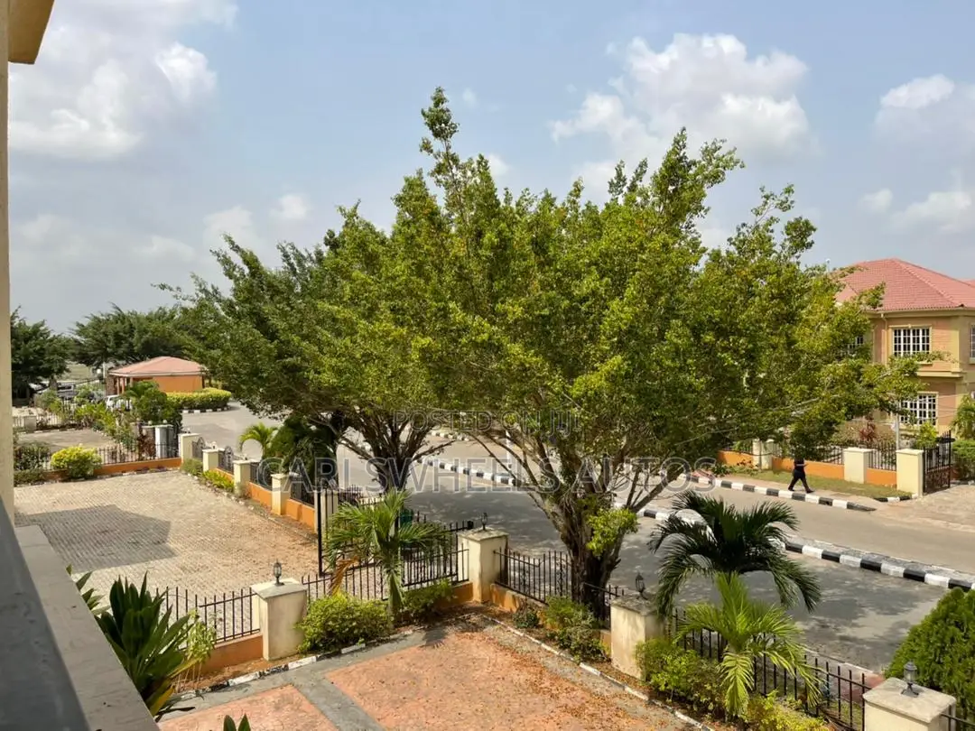 Furnished 6bdrm Duplex in Amen Estate, Ibeju for sale