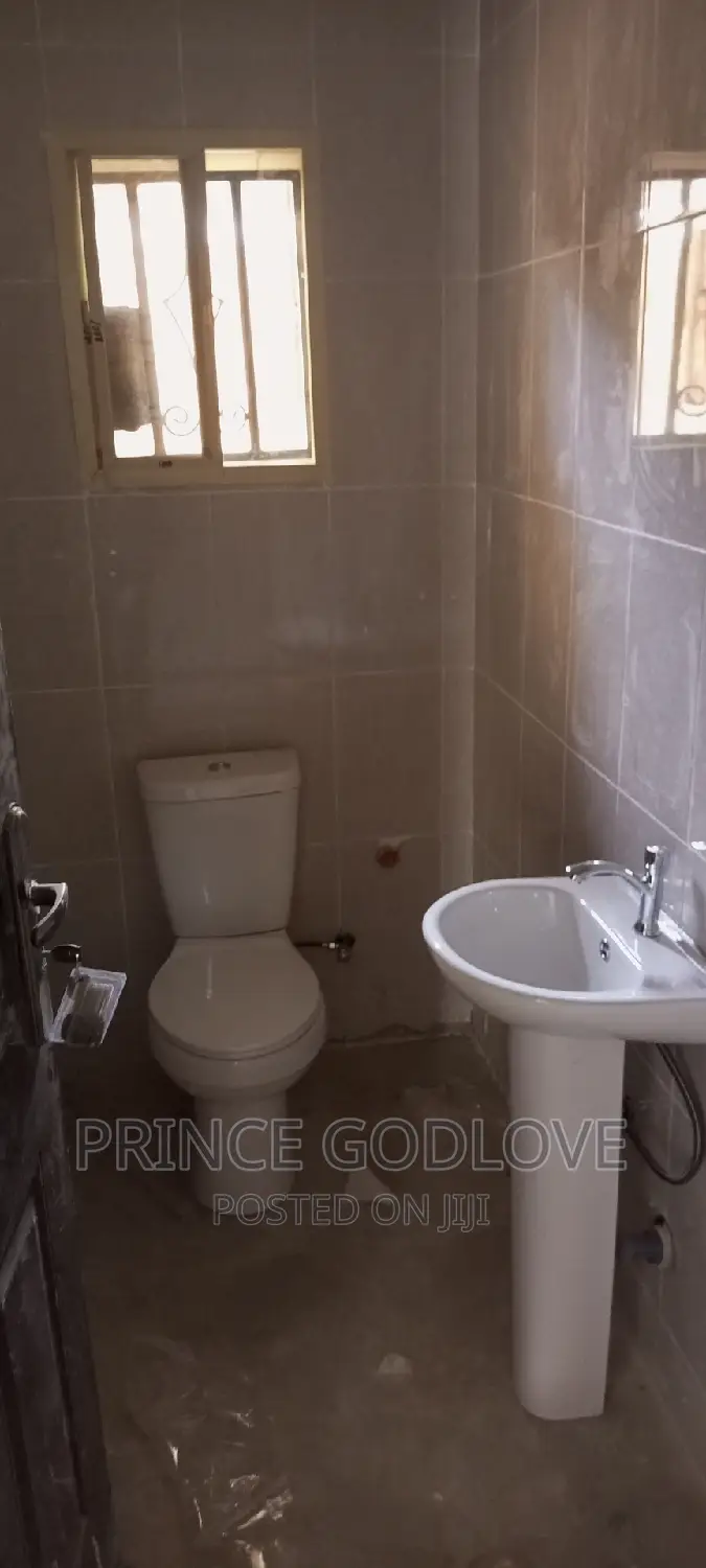 2bdrm Block of Flats in Dawaki for rent