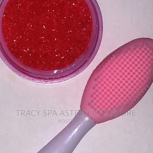 Lip Scrub With Brush
