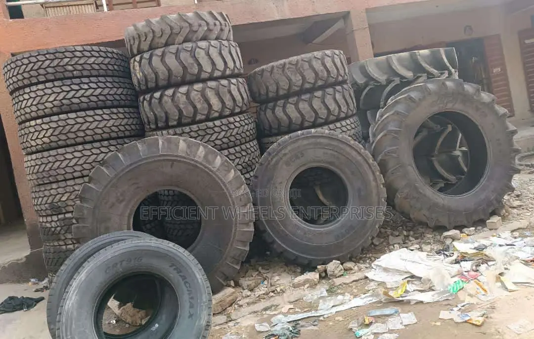 Tractors, 950c, 966c Payloader Tyresand Caterpillar Tyres