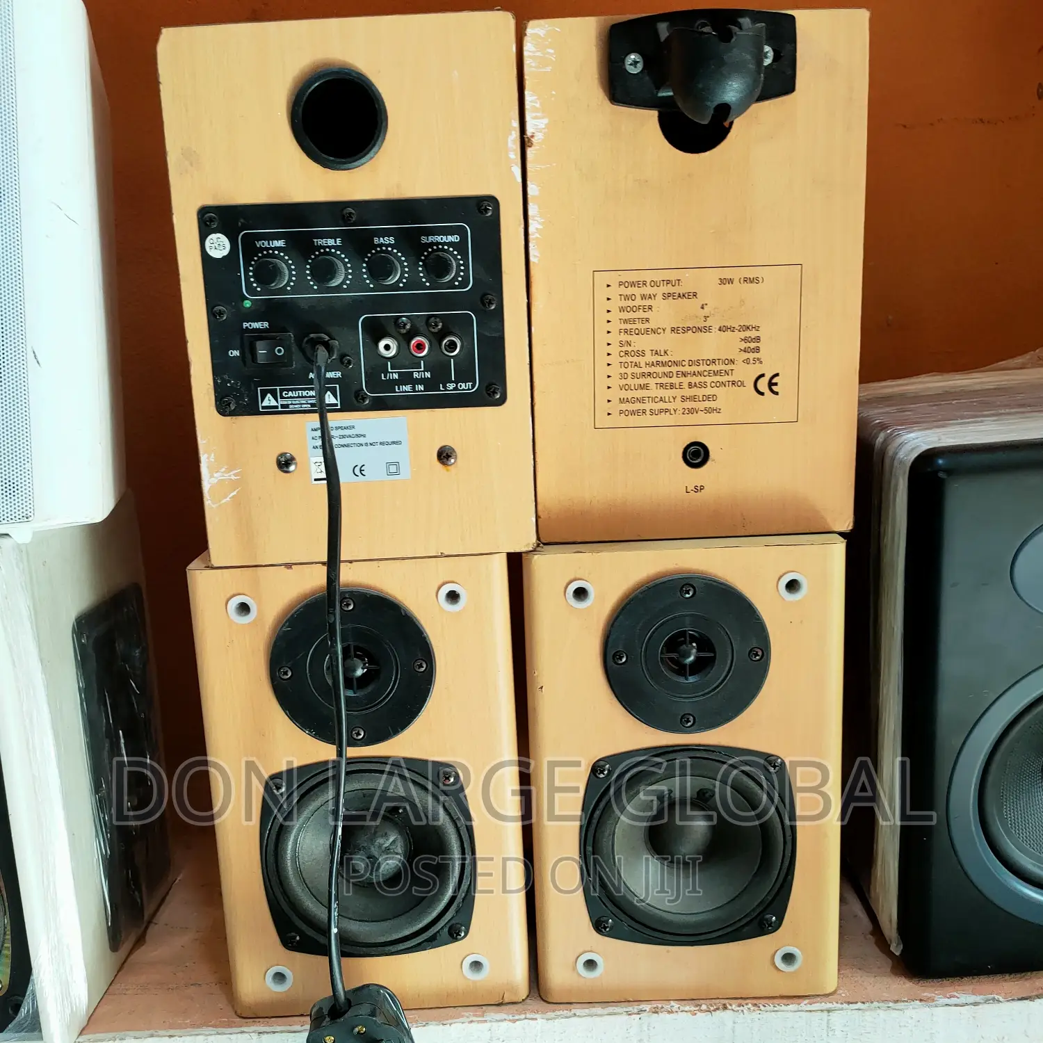 Edifier Studio Monitor