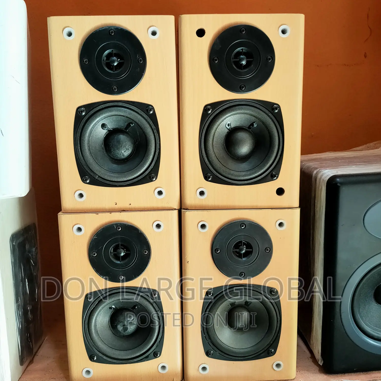 Edifier Studio Monitor