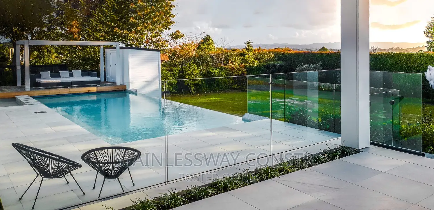 Swimming Pool Glass Rail