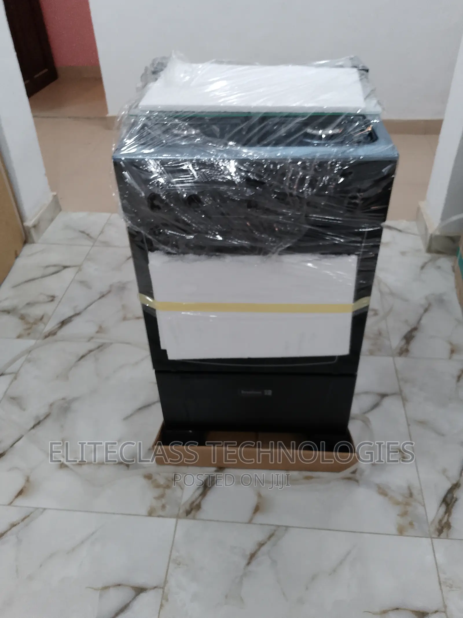 Scanfrost Glass Oven and 4 Burner Gas Cooker CK 5400