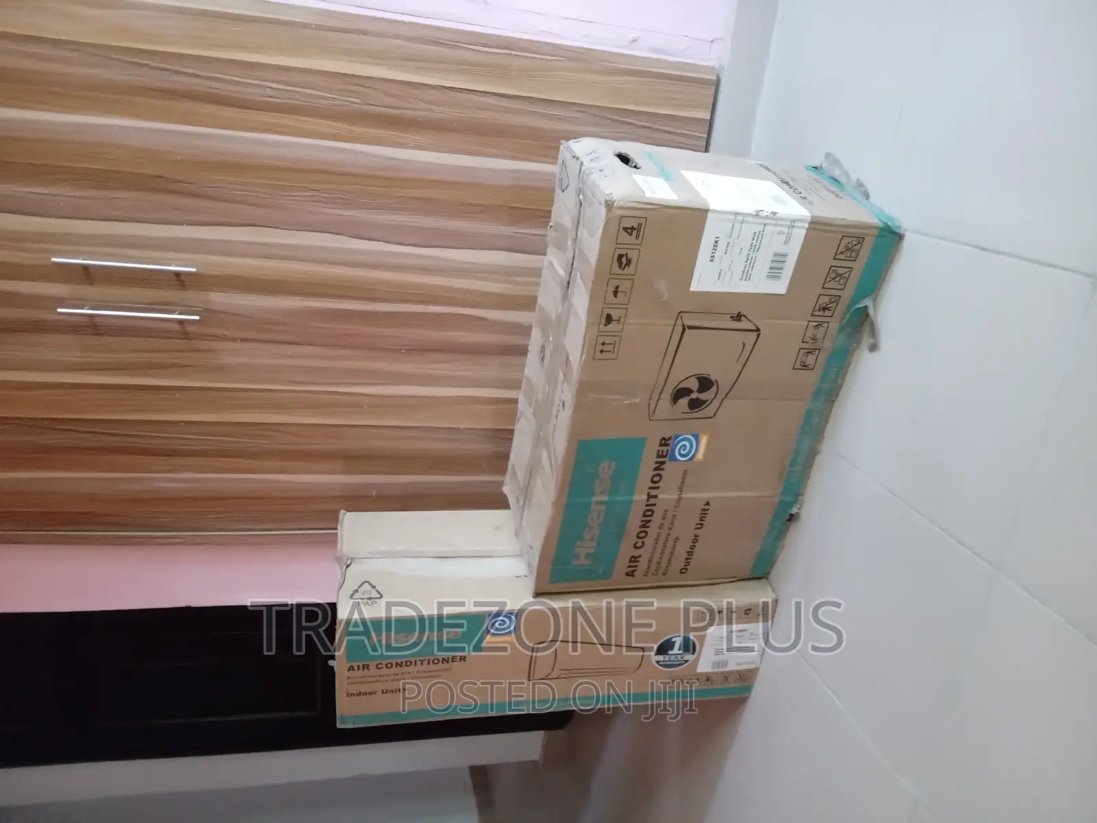 New in Hisense 1.5hp Inverter Ac-As12dk1