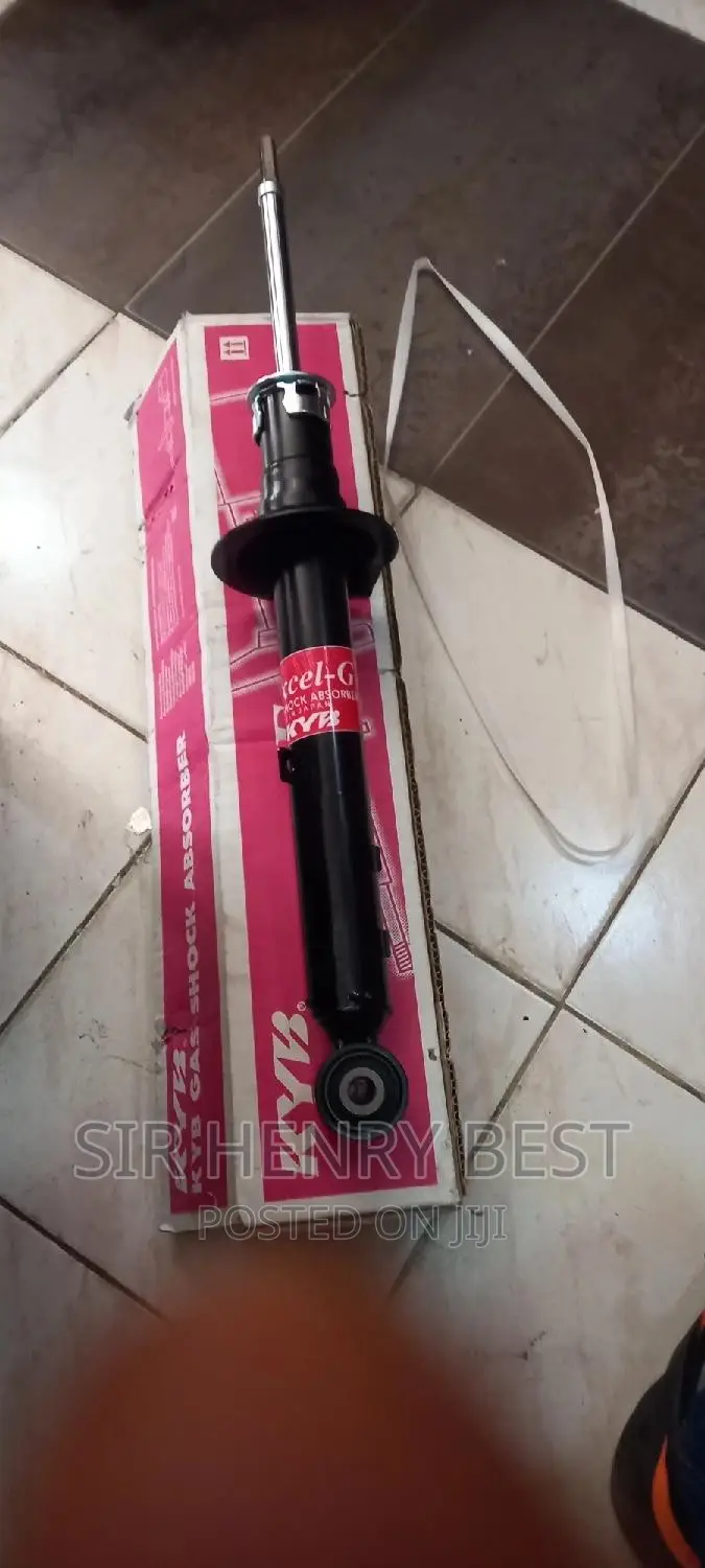 Front Shocks Absorbers Kyb With Sensor Lexus Gs 350..2006/2013