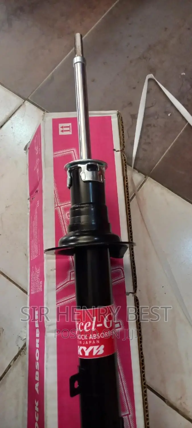 Front Shocks Absorbers Kyb With Sensor Lexus Gs 350..2006/2013