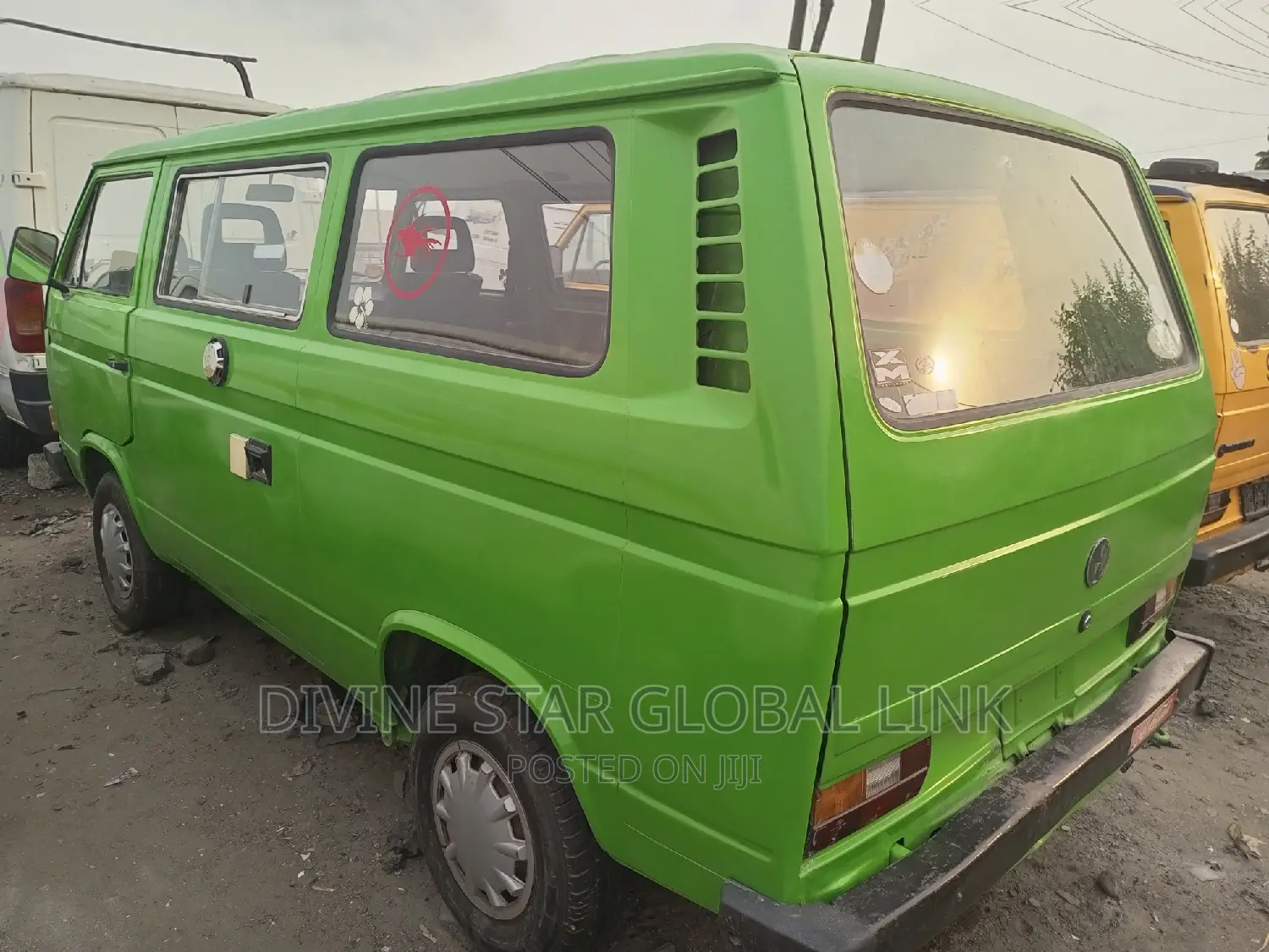 Volkswagen Transporter 2000 Yellow