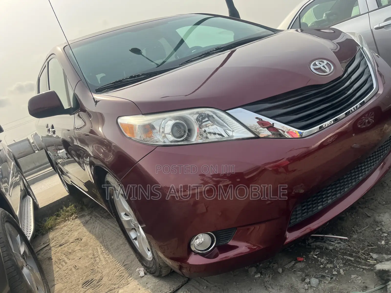 Toyota Sienna LE 8 Passenger 2011 Red