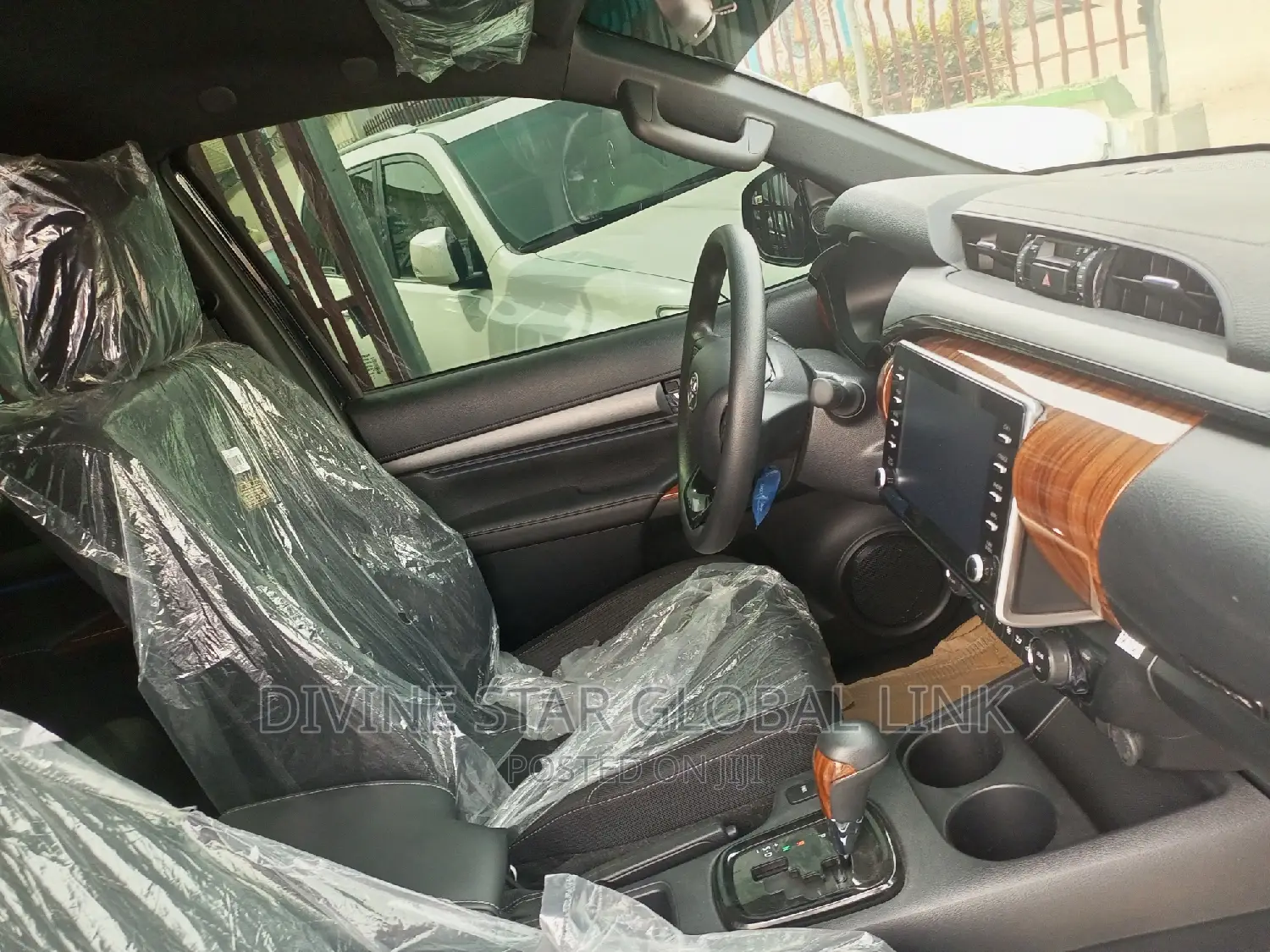 New Toyota Hilux 2023 Black