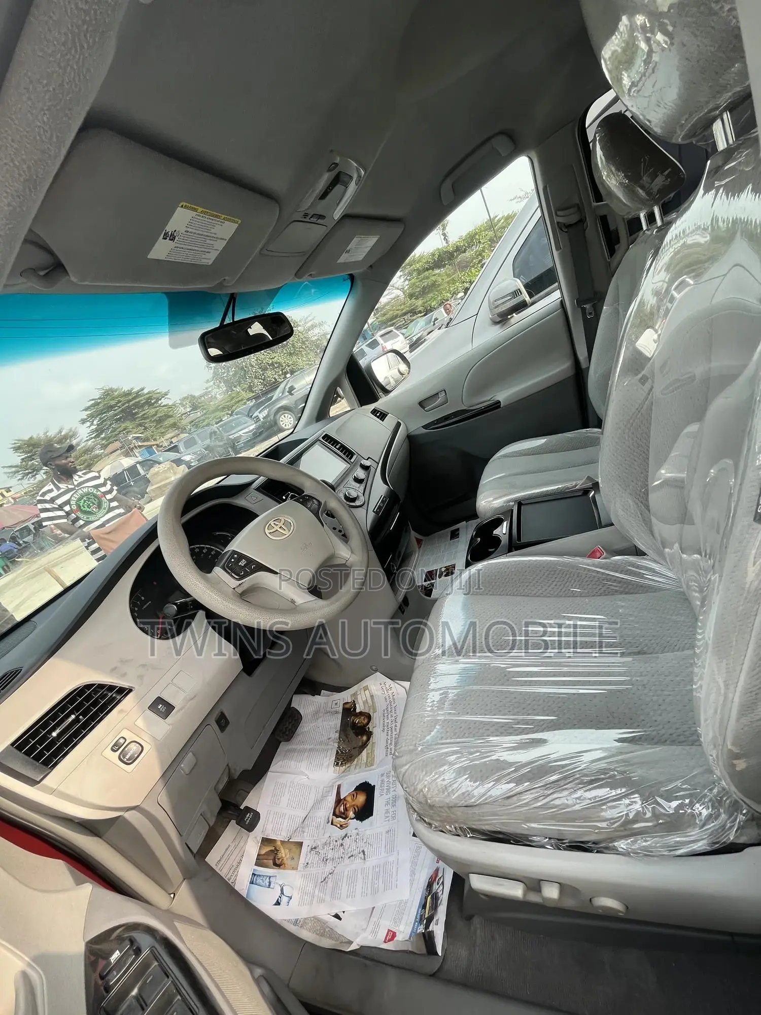 Toyota Sienna LE 8 Passenger 2011 Red