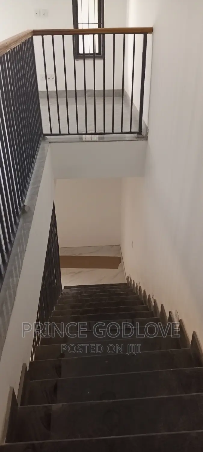3bdrm Duplex in Dawaki for rent