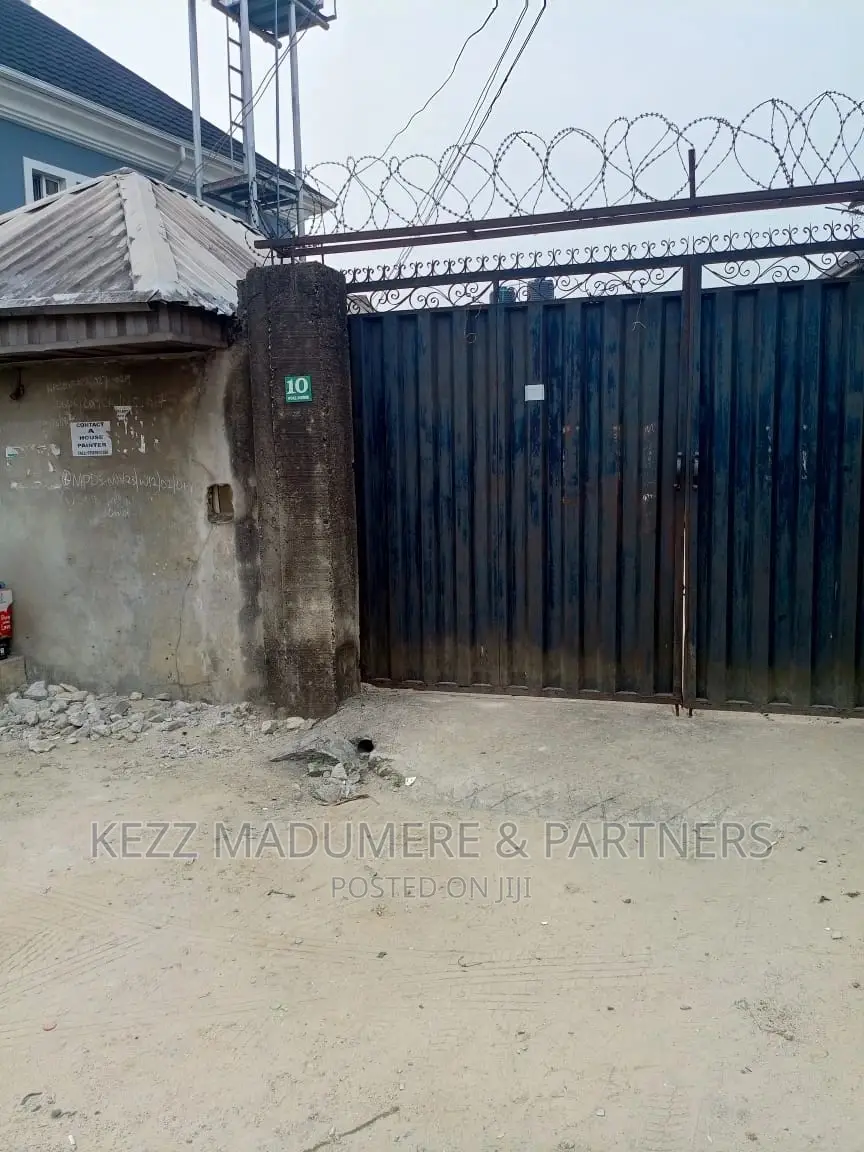 12bdrm Block of Flats in Aparalink Road, Port-Harcourt for sale