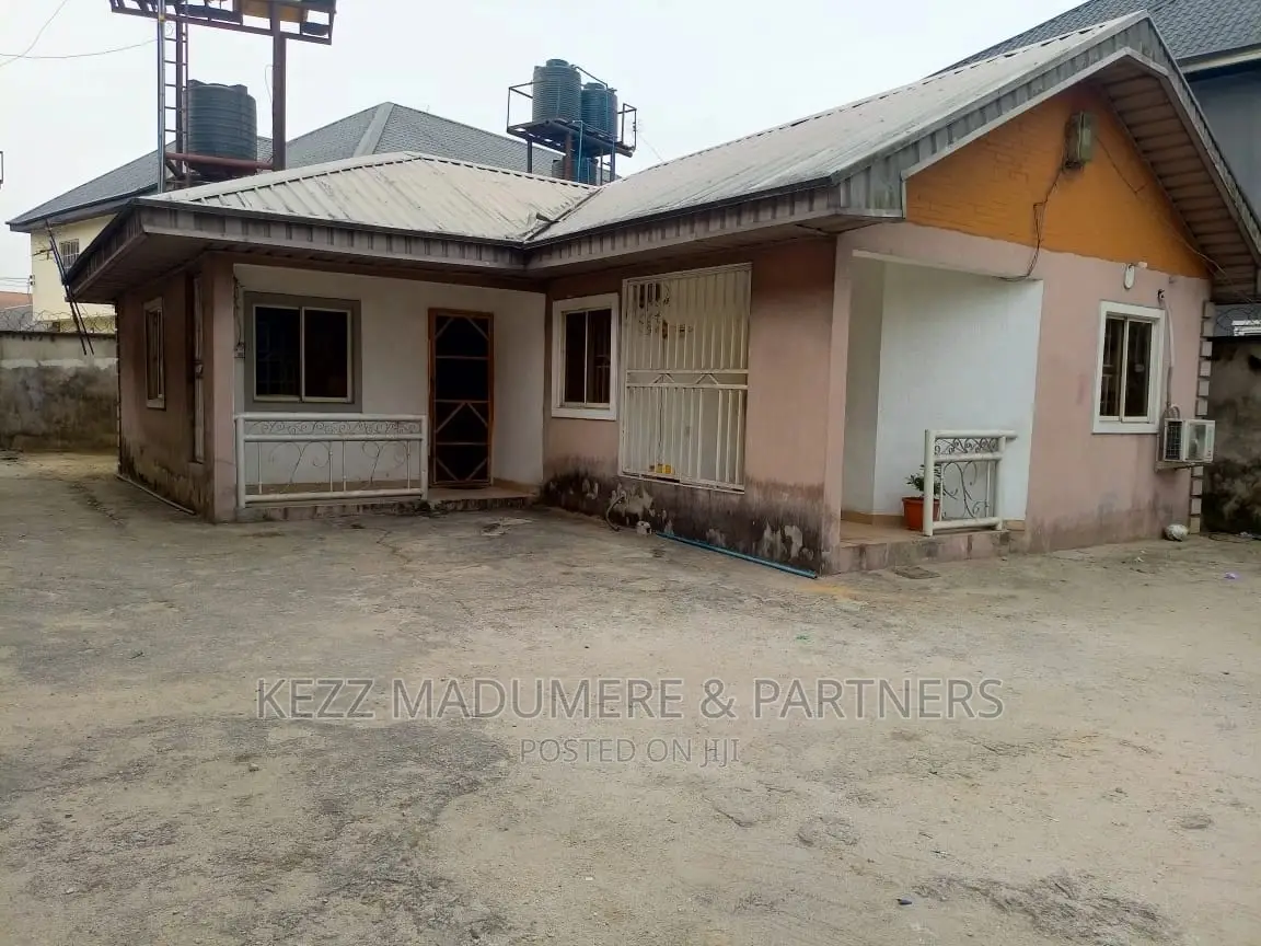 12bdrm Block of Flats in Aparalink Road, Port-Harcourt for sale