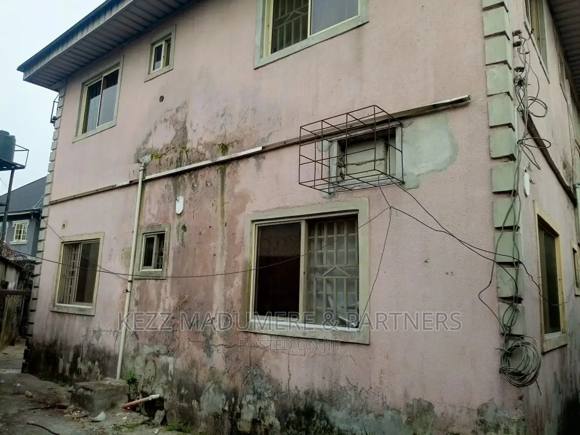 12bdrm Block of Flats in Aparalink Road, Port-Harcourt for sale