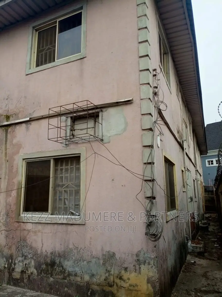 12bdrm Block of Flats in Aparalink Road, Port-Harcourt for sale