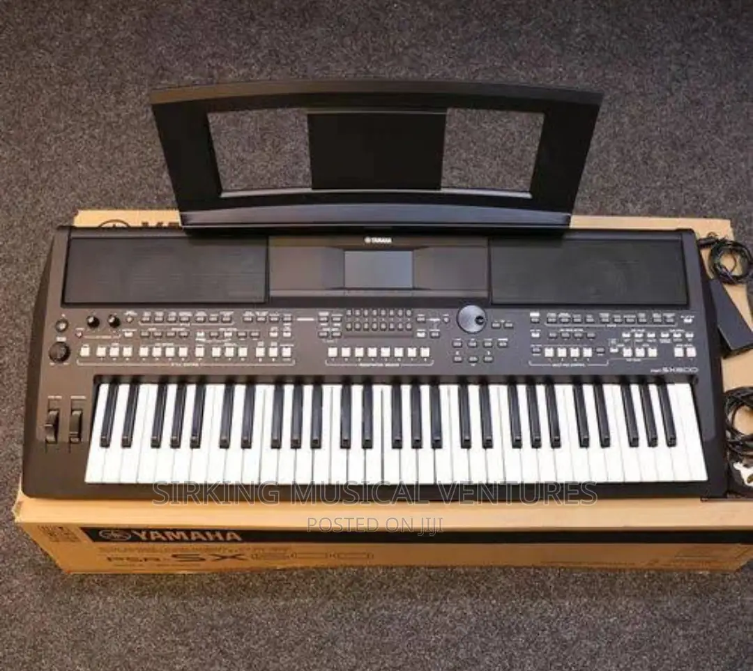 Yamaha Keyboard PSR Sx600 With Original Adaptor Pa 300c