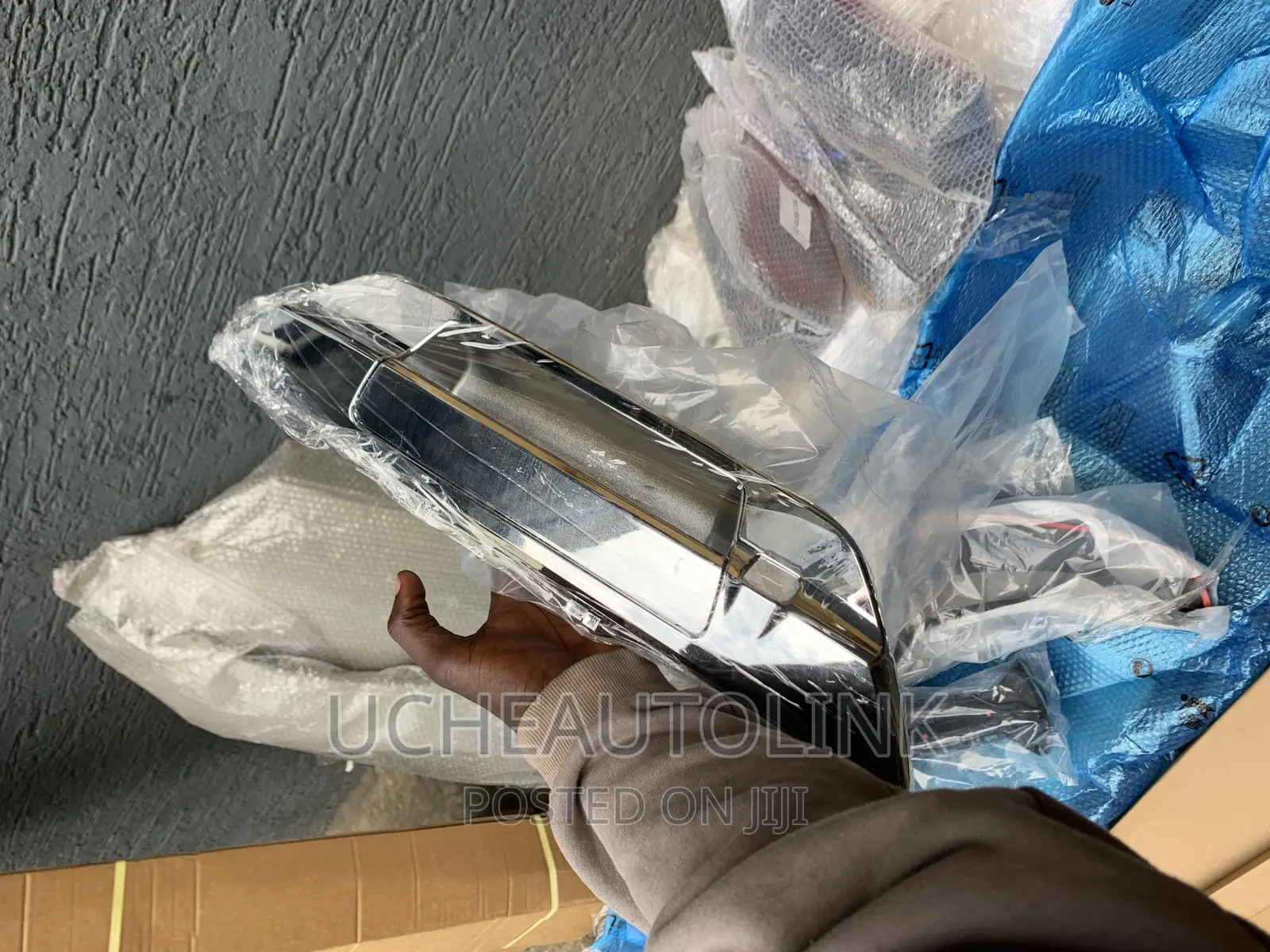 Booth Opener Toyota Hilux 2020 Available