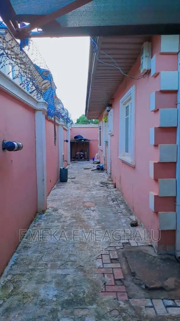 3bdrm Bungalow in Premier Layout, Enugu for sale