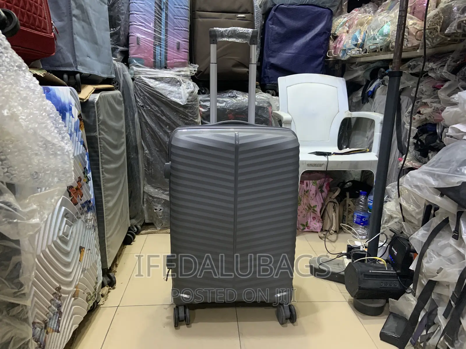 Small Size Quality Imported Unbreakable Travel Luggage
