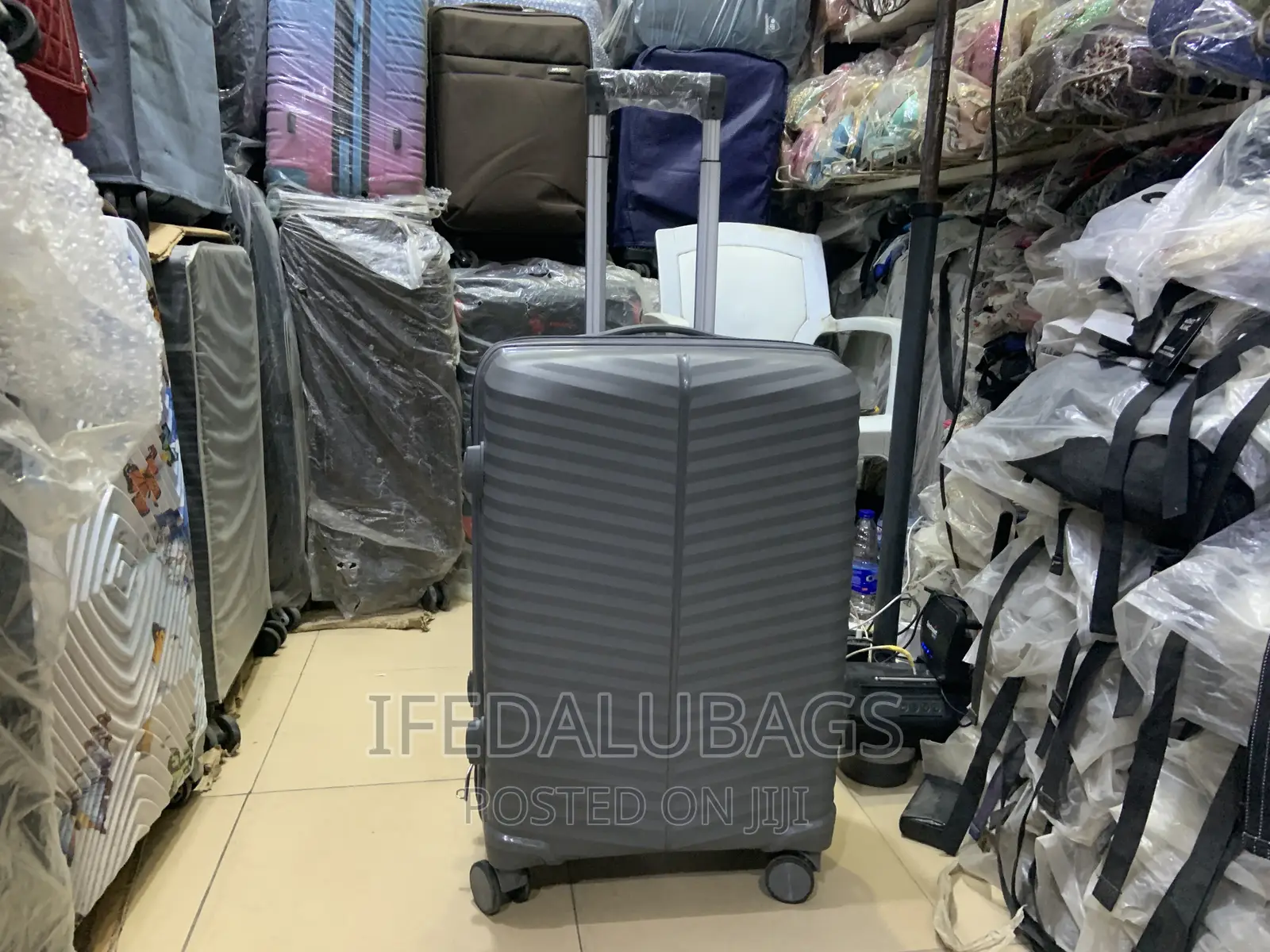 Small Size Quality Imported Unbreakable Travel Luggage