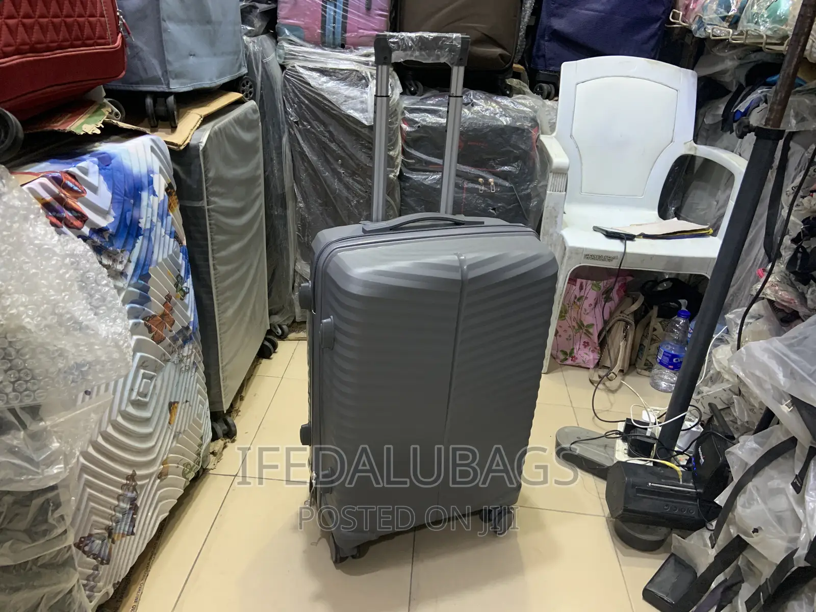Small Size Quality Imported Unbreakable Travel Luggage