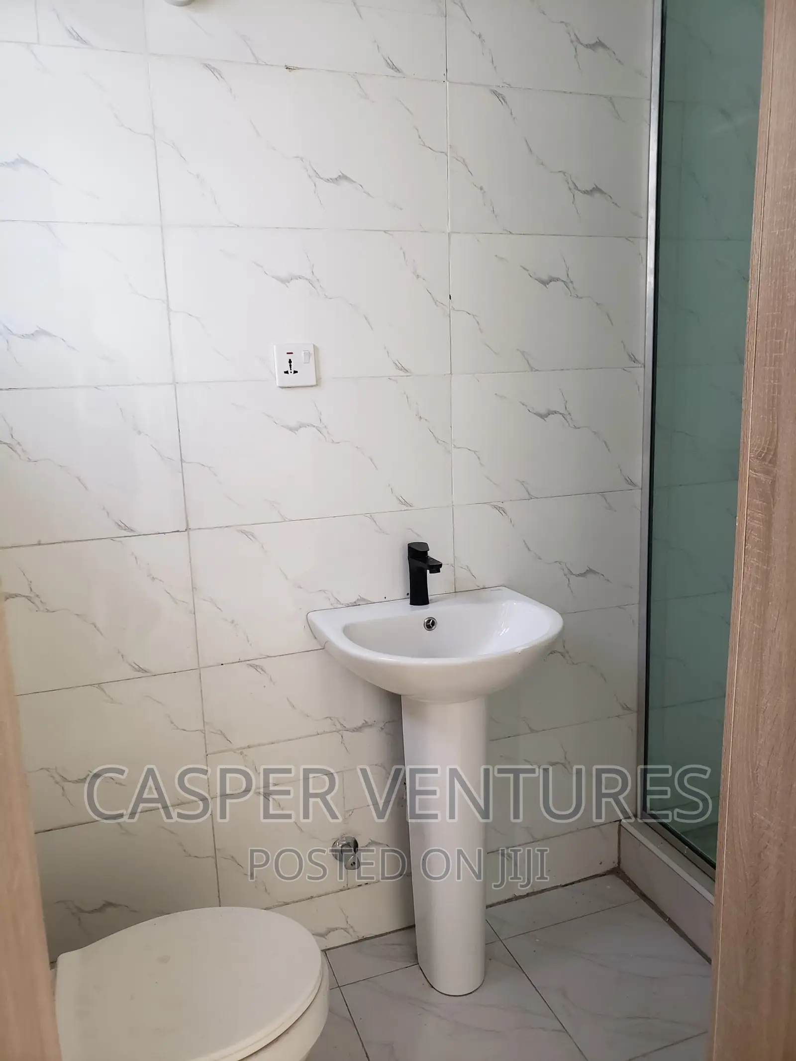 4bdrm Duplex in Chevron for rent