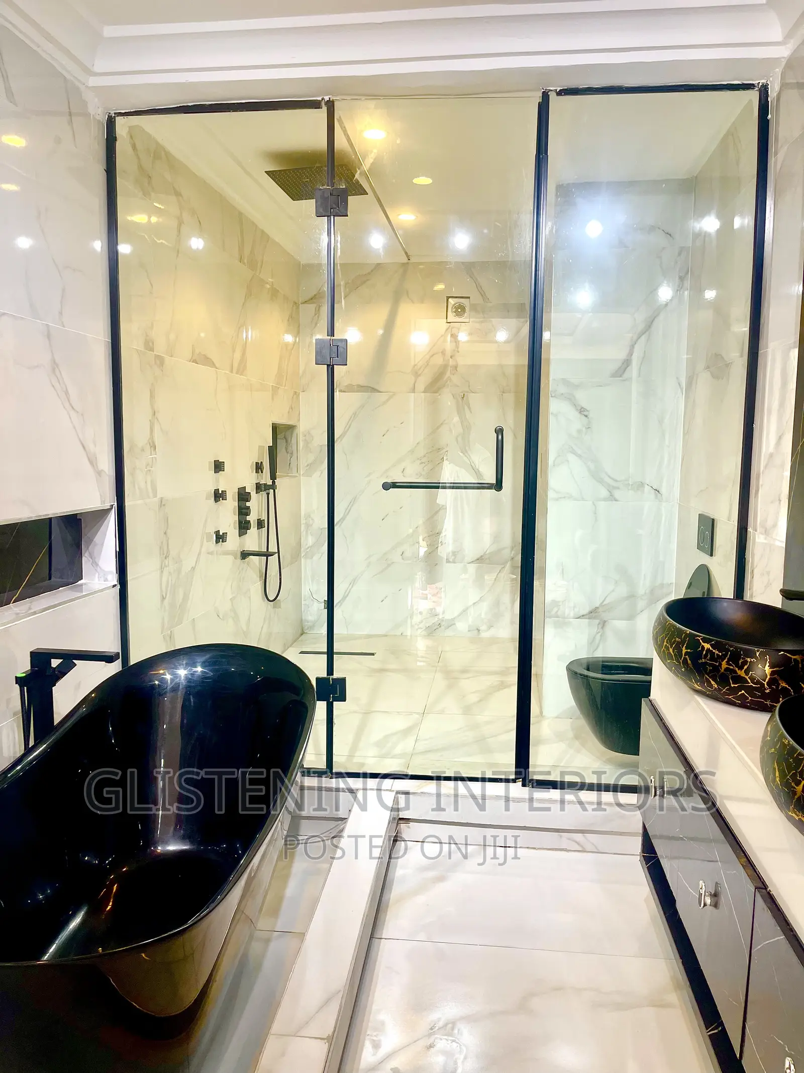 Shower Cubicle With a 10mm Tempted Glass