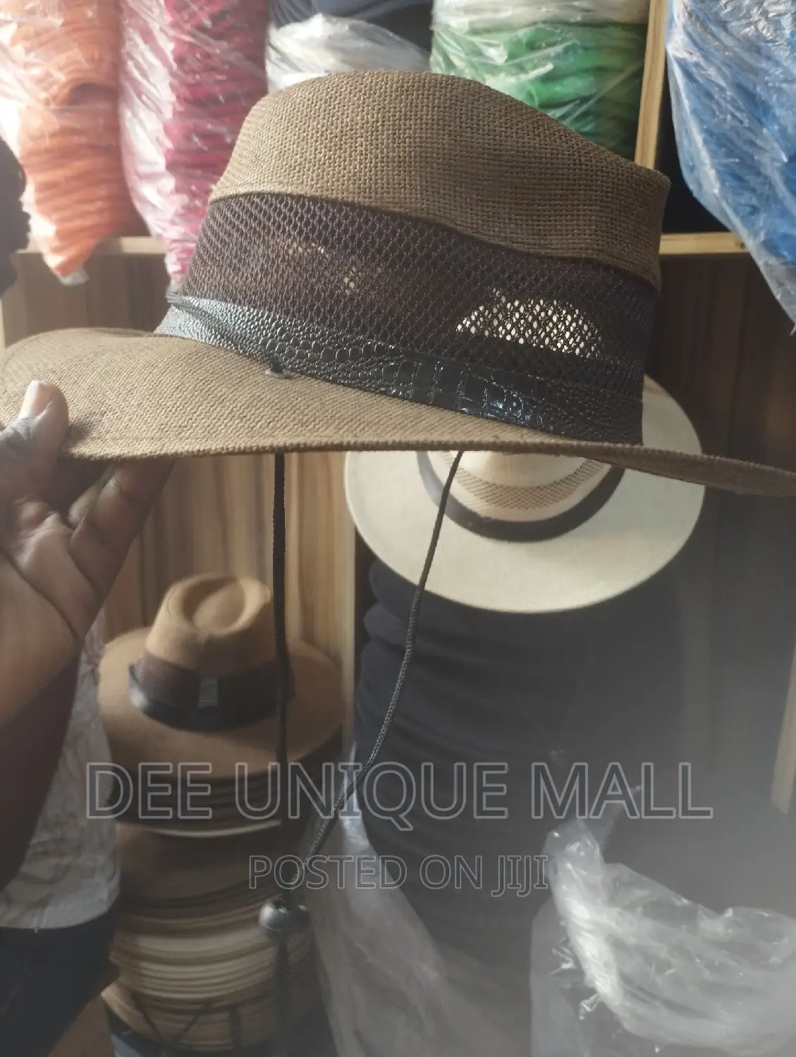 Unisex Straw Hat Sunprotection Cowboy Hat Wit Windproof Rope