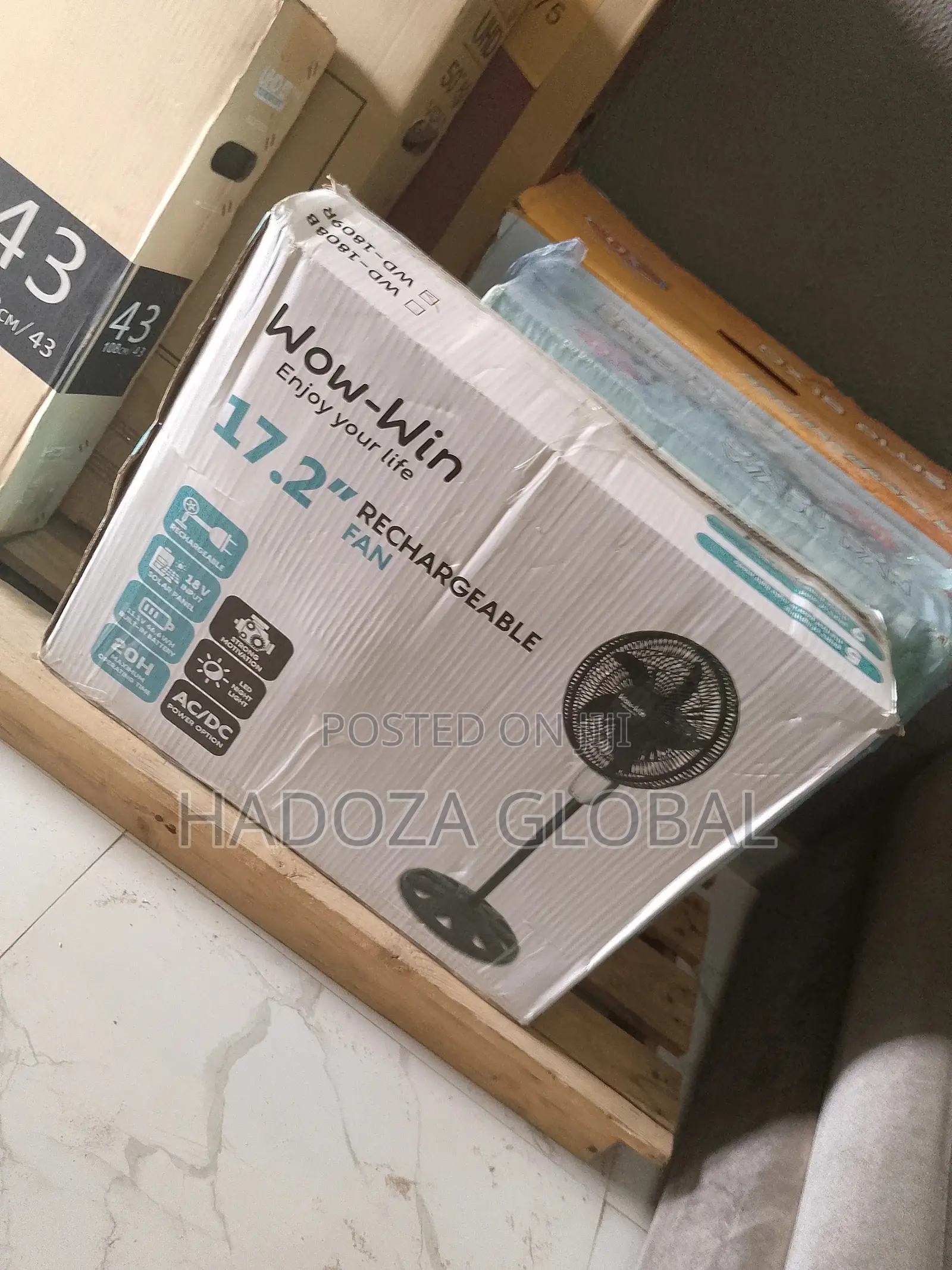 Durable Wow-Win 17.2'' Rechargeable Standing Fan