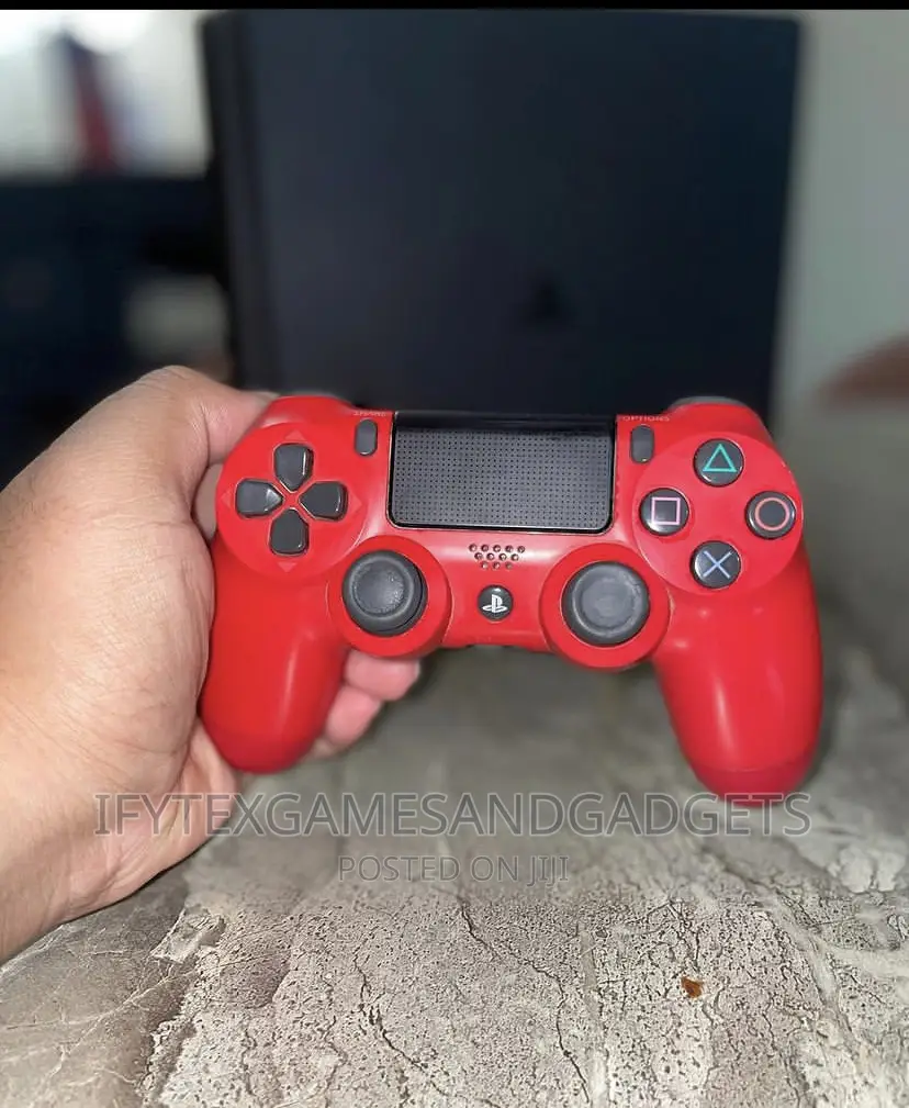 Playstation 4 Slim With One Pad